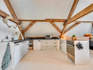 Cozy Stay with recreation room - 3