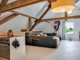 Cozy Stay with recreation room - 7