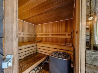 Cozy Stay with recreation room - 8