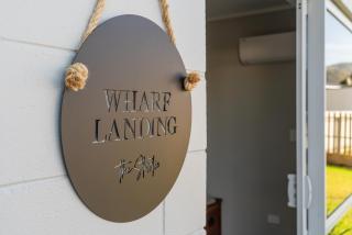 Wharf Landing - Harbour View with Sunny Balcony, Walk to Town - 8