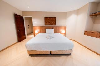 Wisma Cosway- Direct Bridge to Pavilion Bukit Bintang - 2