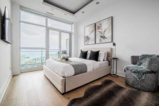 One-Of-A-Kind Parklawn Penthouse Unreal Lake View - 9