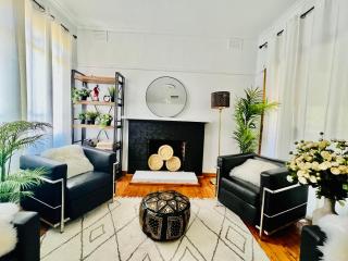 Cozy 5 br home in a central location to everywhere - 9