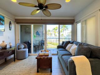Sea and Sky Beachfront Condo, AC, Ocean Views, Sunrises, Steps to Beach! - 9