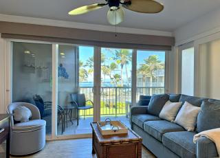 Sea and Sky Beachfront Condo, AC, Ocean Views, Sunrises, Steps to Beach! - 8