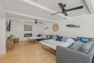 Resort Style Home w Heated Pool Sauna & Hot Tub - 2