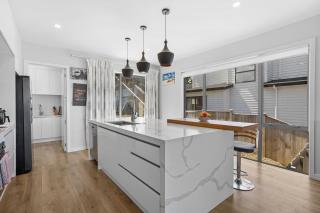 Orewa Ocean View - Pacific Heights Retreat - 5