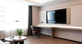 Huayang New Century International Hotel - 8