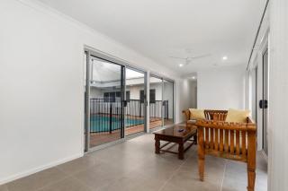 Luxury Home Riverside Retreat - 9