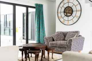 Grand Lakefront Retreat - 3