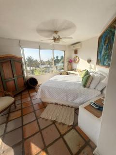Exceptional Beachfront Villa with Private Pool - 1