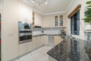 Near Beach 2 BR unit The Strand - 7
