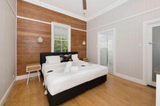 Renovated 4BR Home Queenslander Prime Townsville - 2