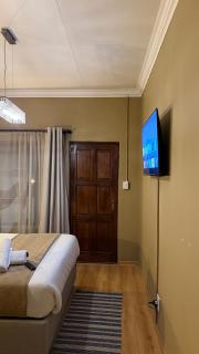Host hub guest house Glen marais - 5