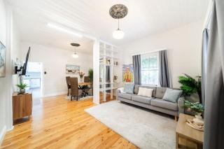 Palm Grove Cottage and Private Studio - 9