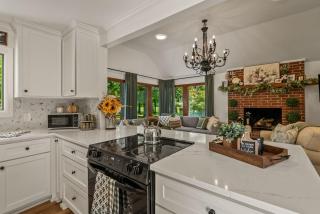 Creekside Farmhouse Retreat - 6