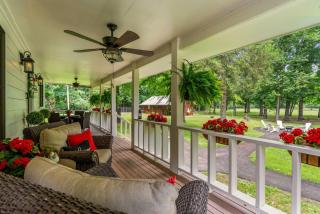 Creekside Farmhouse Retreat - 9