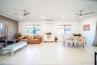 Relaxing 4BR Family Escape - 5