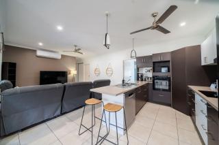 Relaxing 4BR Family Escape - 3