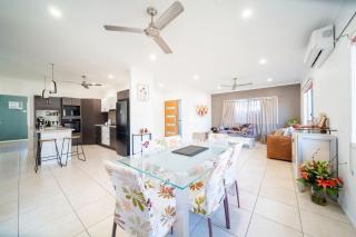 Relaxing 4BR Family Escape - 1