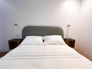Cozy and Modern Stay in Brooklyn - C - 8