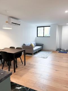 Cozy and Modern Stay in Brooklyn - C - 4