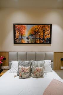 The Floral Elegance - The Hidden Nest - 8