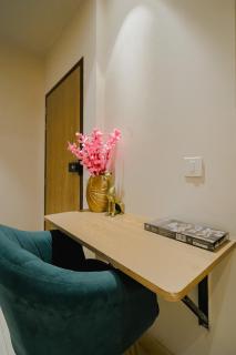 The Floral Elegance - The Hidden Nest - 3