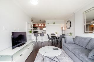 1BR Downtown Hub - Stadium Parks & Skyline Views - 0