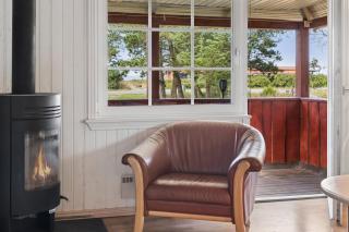 Summer House With Shelter And Water View - 6