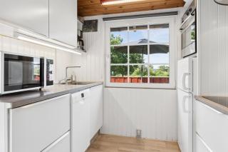 Summer House With Shelter And Water View - 5
