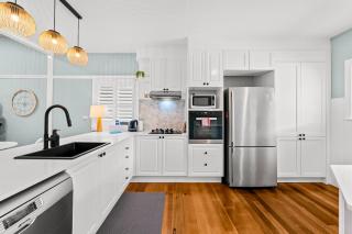 Restored Queenslander Cottage-Private Pool&Garden - 8
