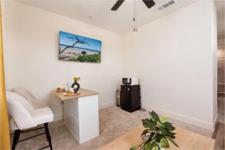 Bakersfield 1BR - Private Entrance, Workspace & AC - 8