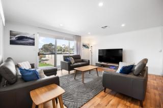 A Swell Time - Spacious Garden Haven by the Coast - 9