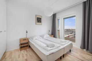 New 2BR Apt with Sauna with Stunning Views - 7