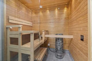 New 2BR Apt with Sauna with Stunning Views - 5