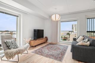 New 2BR Apt with Sauna with Stunning Views - 0