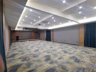Green Tree Inn Urumqi San'gong Metro Station Exit - 7