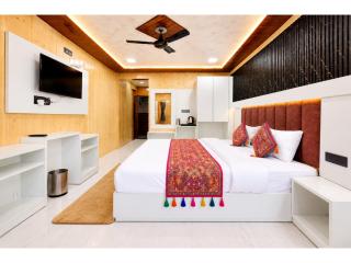 Sangeeta Prime Stay Nainital - Comfortable Rooms , Restaurant & Convenient Parking - 6