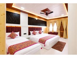 Sangeeta Prime Stay Nainital - Comfortable Rooms , Restaurant & Convenient Parking - 8