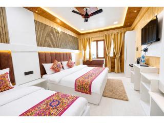Sangeeta Prime Stay Nainital - Comfortable Rooms , Restaurant & Convenient Parking - 5