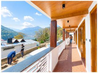 Sangeeta Prime Stay Nainital - Comfortable Rooms , Restaurant & Convenient Parking - 1