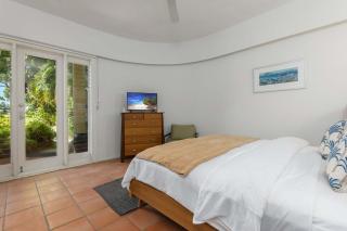 Freshly Renovated with Views - Walk to Beach & Town - 3