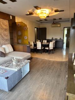 Luxe Three Bedroom Apartment Full flat - 7