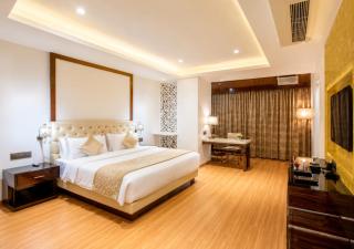 Hotel Vrindavan Resort - 4