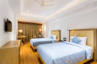 Hotel Vrindavan Resort - 3