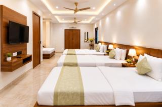 Hotel Vrindavan Resort - 2