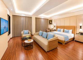 Hotel Vrindavan Resort - 1