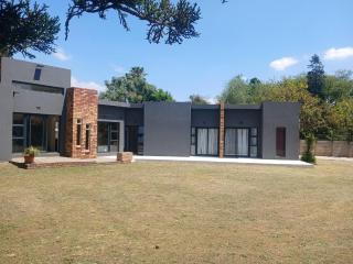 Serene Guest Room Retreat in Alberton, South Africa - 9