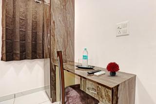 Townhouse Roadway Inn - 7